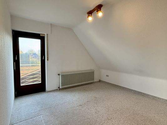 Zimmer 2 DG mit Zugang zum Balkon