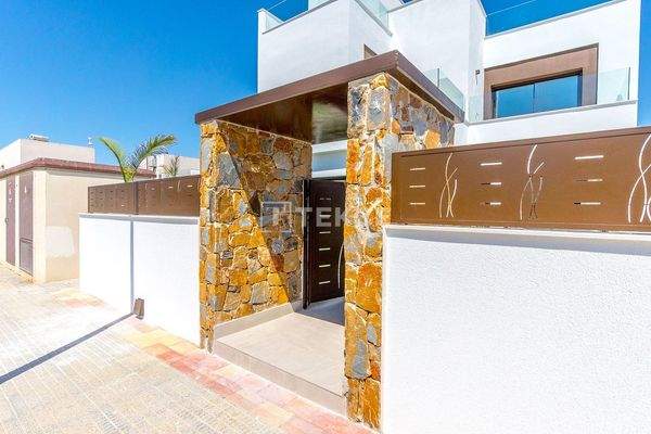 Stylish Villas with Pool and Solarium in Benijófar Alicante