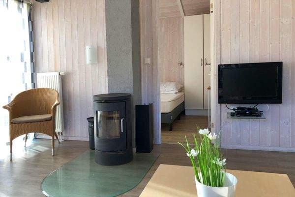 Wohnzimmer z. Schlafzimmer