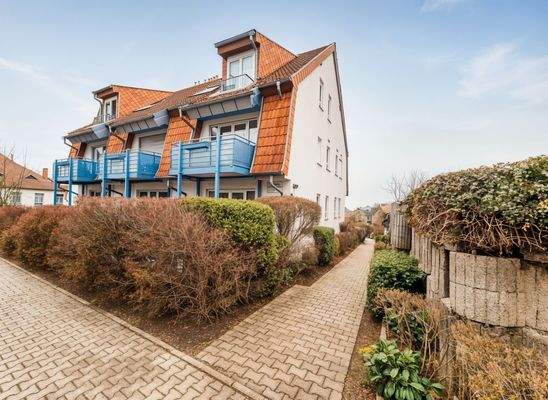 Außenansicht Zugang Straße