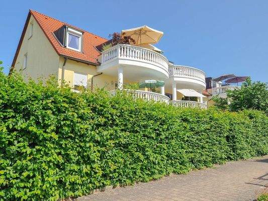 Südwestansicht - Gepflegtes Mehrfamilienhaus in ruhiger Lage von Katzwang