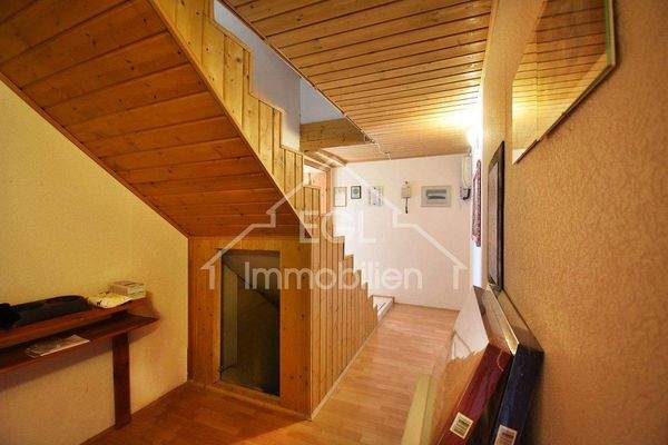 KG Treppe vom EG.jpg