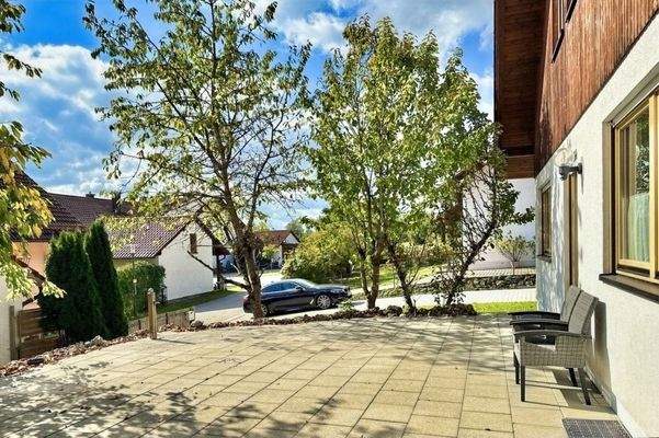 Sehr großzügige Terrasse