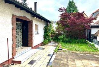 Eingang / Seitenansicht