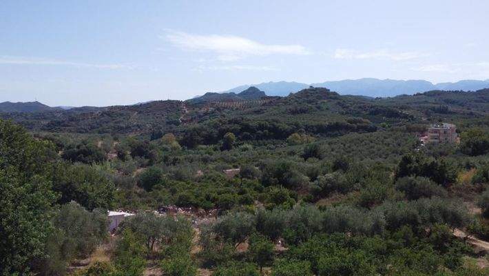 Kreta, Modi: Grundstück mit hohen Baurechten in Meeresnähe zu verkaufen