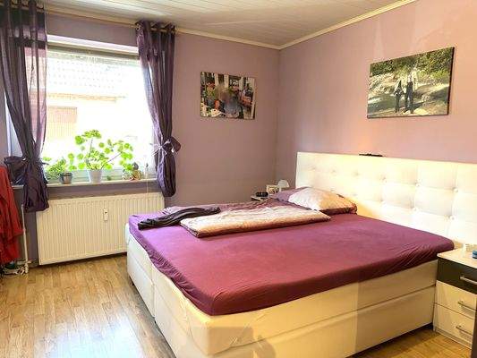 Schlafzimmer (1).jpg