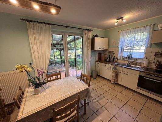 Küche mit Essplatz