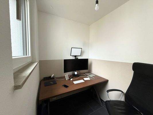 Zimmer/Abstellraum/Büro