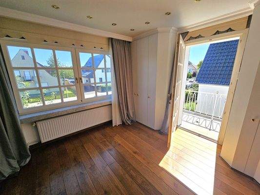 Schlafzimmer & Balkon