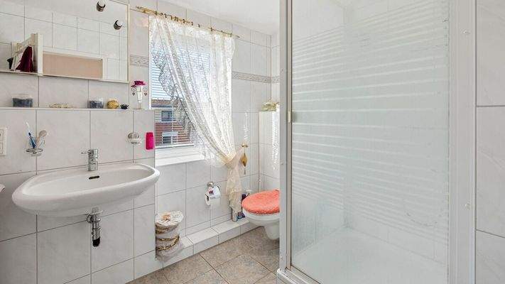 Duschbad im Dachgeschoss