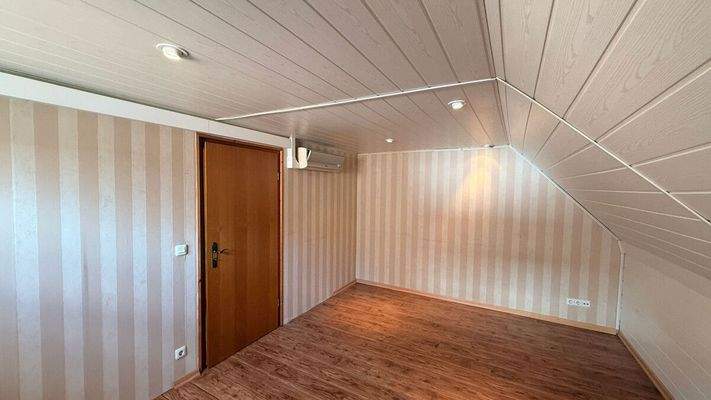 Schlafzimmer Dachgeschoss Haupthaus