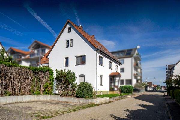 Aussenansicht mit Stellplatz