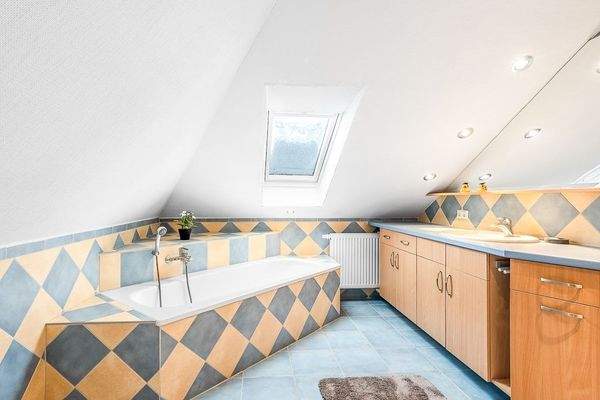 Vollbad im Dachgeschoss