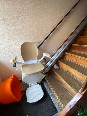 Altes Haus Treppenlift.JPG