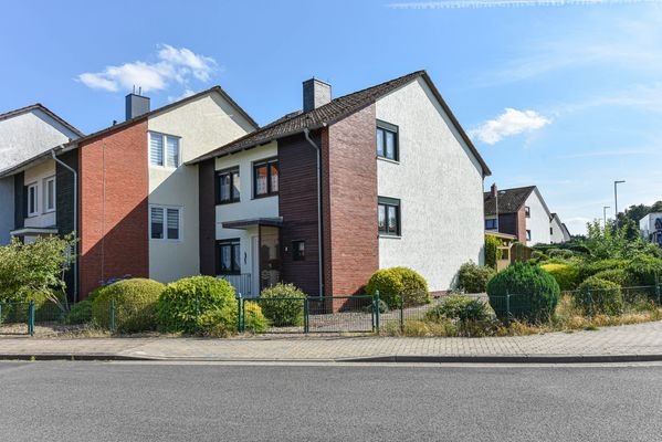 REH mit Garage auf großem Sonnengrund