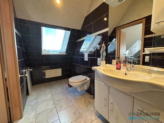 Dachgeschoss Duschbad 