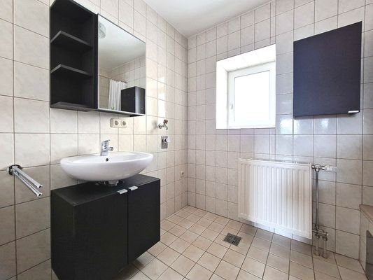 Waschtisch Badezimmer OG