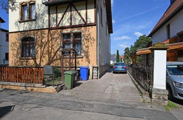 Gut anfahrbare Hauseinfahrt