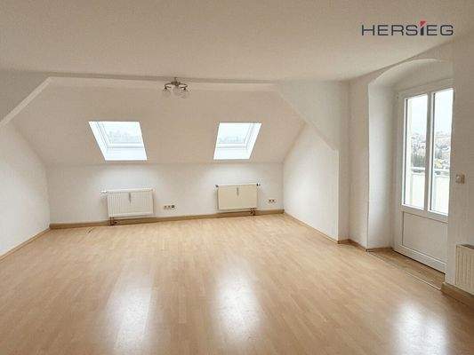 Wohnzimmer DG rechts