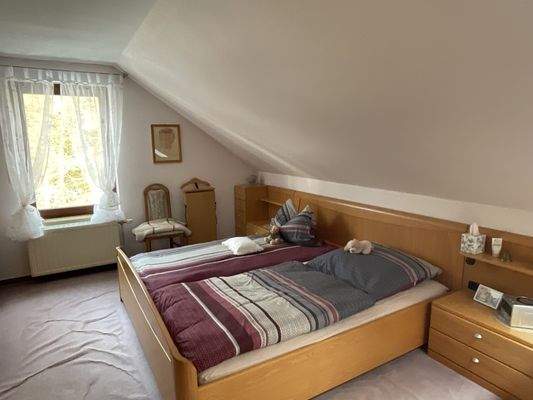 Schlafzimmer DG