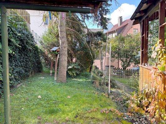 kleiner Garten neben dem Haus