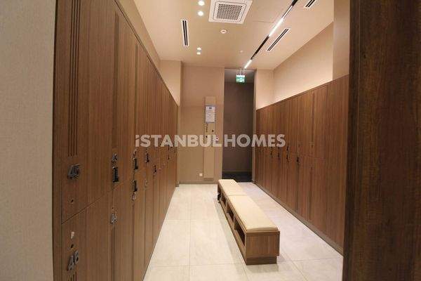 City-View Apartments with Pools and Sports Fields in Başakşehir