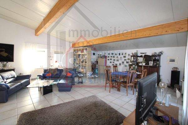 großes Wohnzimmer ETW