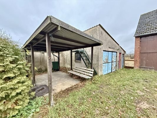 Carport und Garage