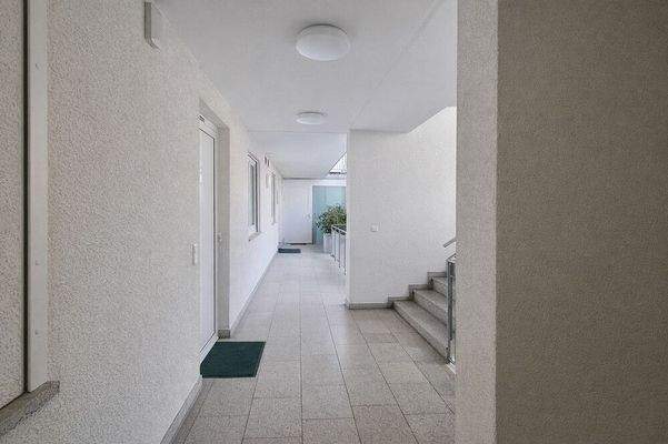 Zugang vom Aufzug zur Wohnung