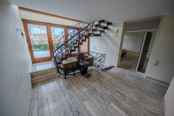 Flur mit Treppenaufgang