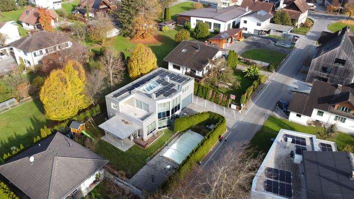 Wohnhaus mit Geschäftlokal in Weiler