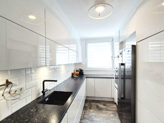 Einbauküche im Kaufpreis mit enthalten / EG.