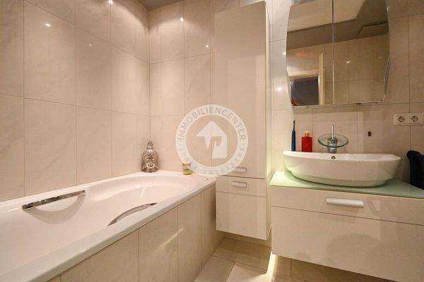 Badezimmer (Blick 2)