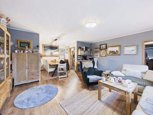 Wohnzimmer mit gemütlichem Essbereich Whg OG