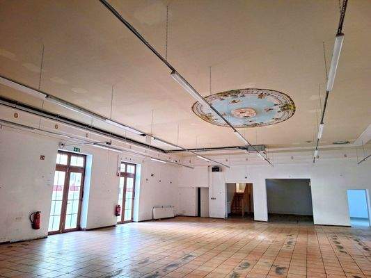 großzügiger Gastraum