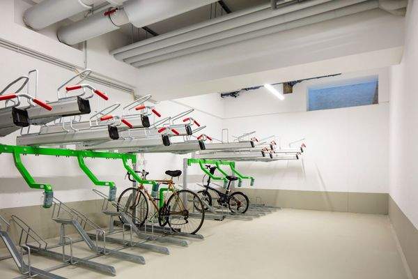 Fahrradabstellplätze mit Ladestation