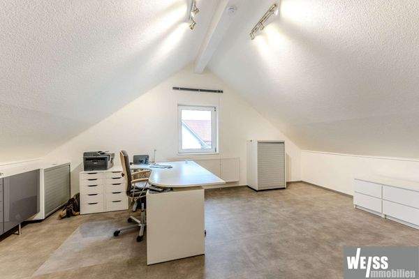 Büro im OG