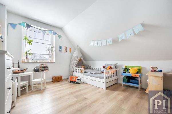 1. Zimmer im Dachgeschoss