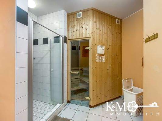 Sauna und Dusche 