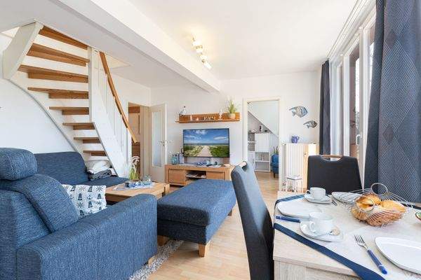 Der Blick auf die Treppe ins Dachgeschoss