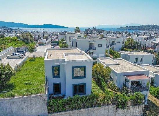 Sea and City view Apartments with Gardens in Central Bodrum
