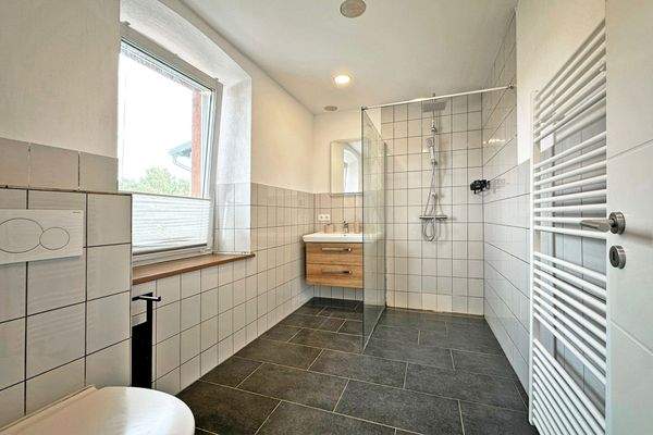 modernes Badezimmer im 1.OG
