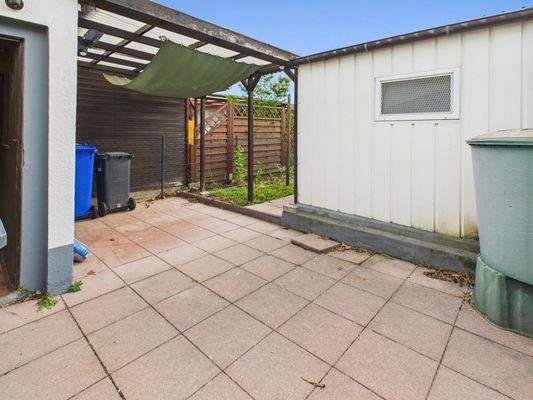 Garage mit Grundstück