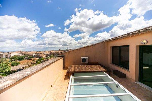 Dachterrasse mit Blick aufs Dorf