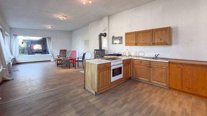 Anbau mit Küche & Kamin