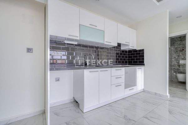 Elegant Property in a Complex Surrounded by Nature in Alanya