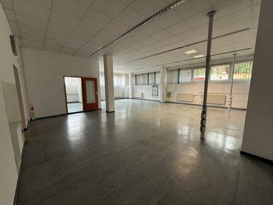 Halle 1 links - Bürofläche