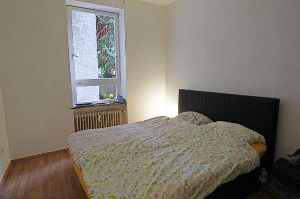 Schlafzimmer im Erdgeschoss links - Haupthaus