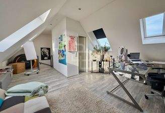 ausgebautes DG mit Duschbad 