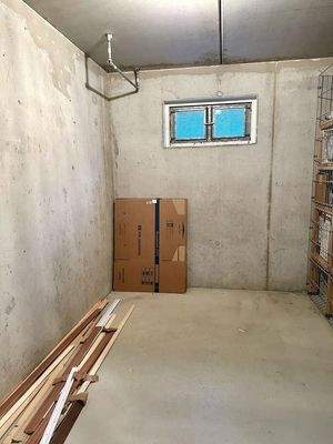 Kellerabteil mit Fenster